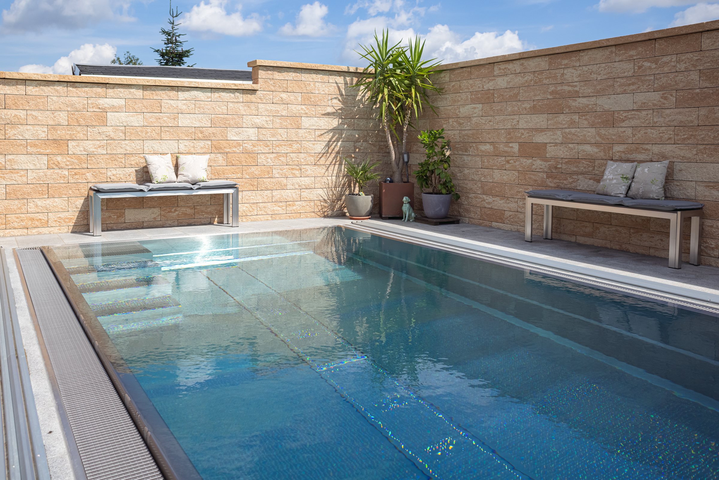 Edelstahlpool mit Überlaufrinne